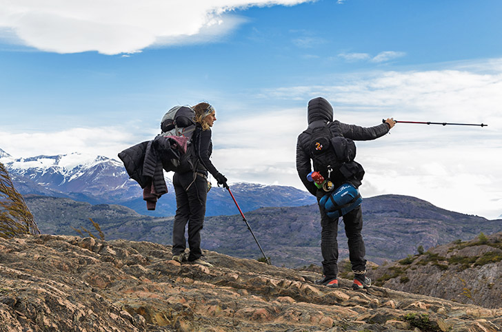 Trekking na Patagônia, próximo ao Lago Grey